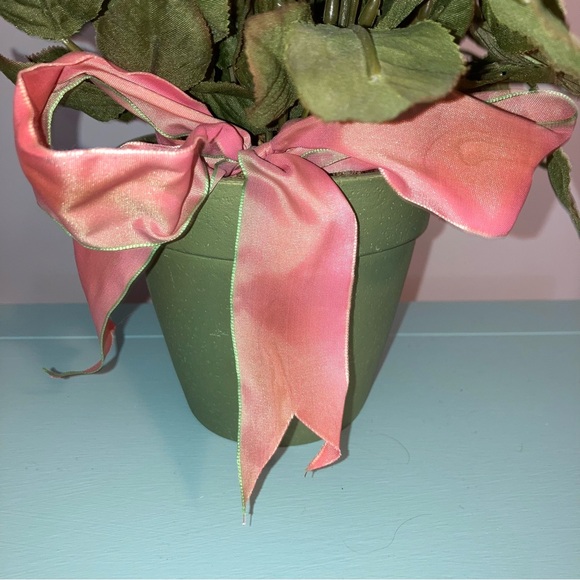 Faux Roses in Flower Pot - Picture 3 of 6